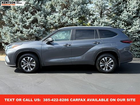 Used 2025 Toyota Highlander XLE image 4