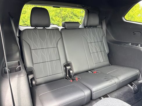Used 2025 Buick Enclave Avenir w/ Super Cruise Package AWD/4WD image 13