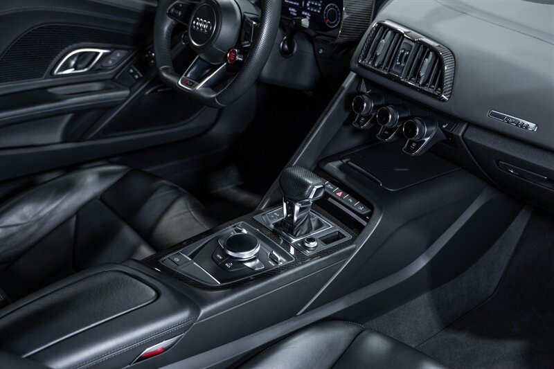 Used 2018 Audi R8 V10 RWD image 55