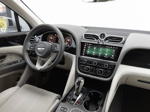 Used 2023 Bentley Bentayga Speed AWD/4WD image 24