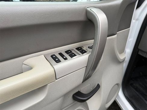 Used 2011 Chevrolet Silverado 1500 W/T image 11