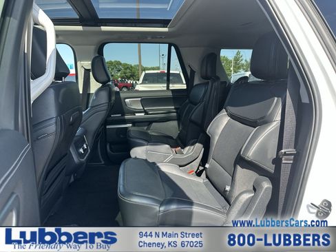 Used 2025 Ford Expedition Max Platinum AWD/4WD image 22