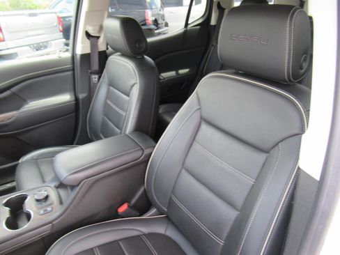Used 2023 GMC Acadia Denali AWD/4WD image 17