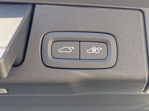 Certified 2026 Volvo XC60 B5 Plus w/ Protection Package Premier image 16