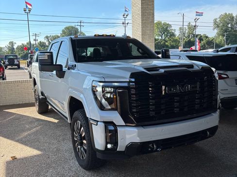 Used 2024 GMC Sierra 2500 Denali Ultimate AWD/4WD image 1