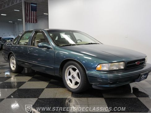 Used 1995 Chevrolet Impala SS image 16