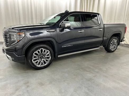 Used 2023 GMC Sierra 1500 Denali Ultimate AWD/4WD image 2