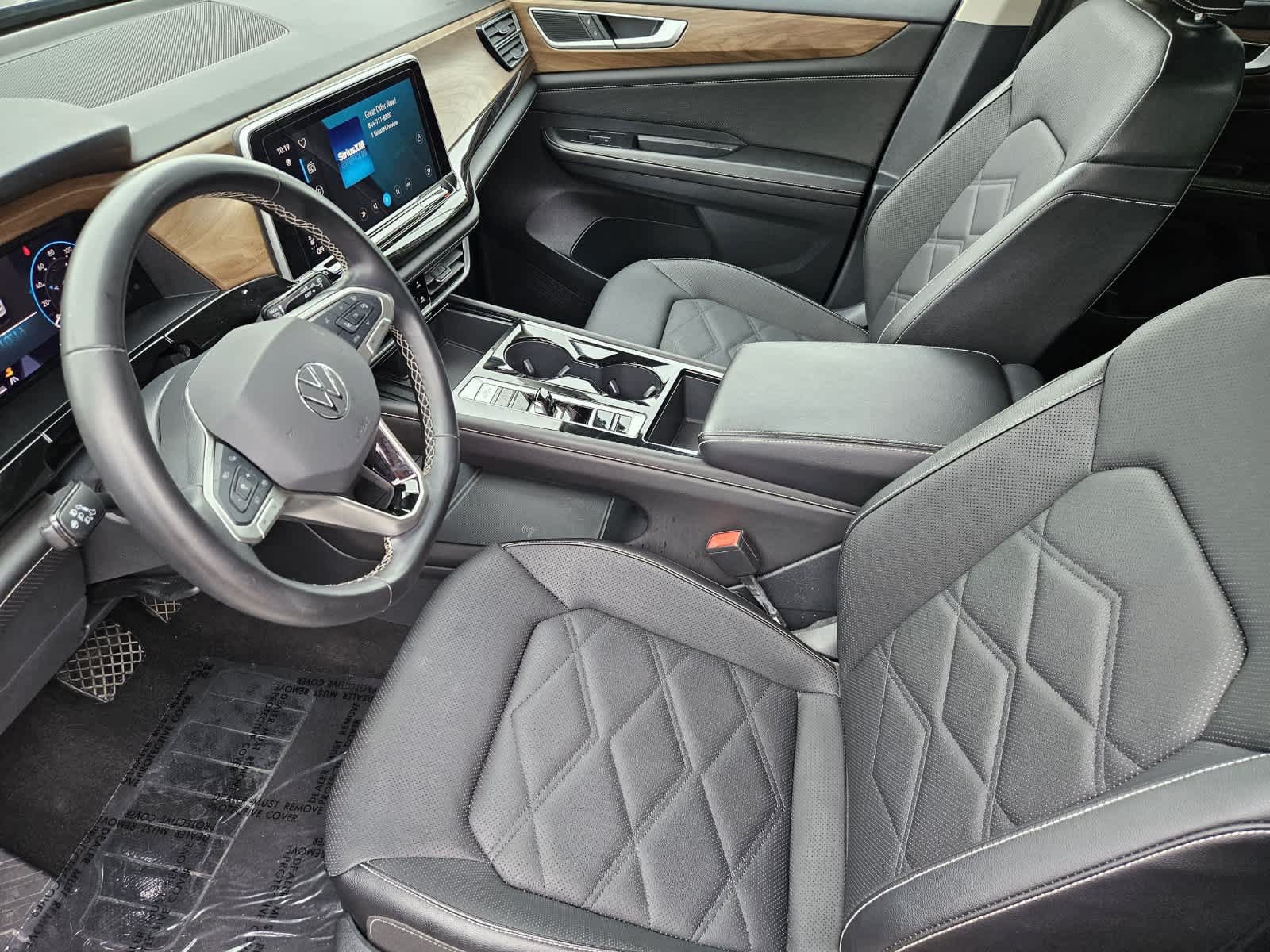 Used 2025 Volkswagen Atlas SE FWD image 11