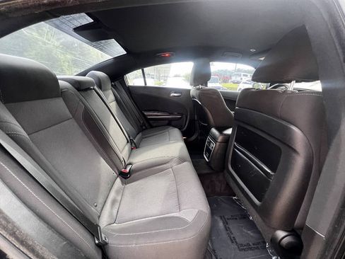 Used 2017 Dodge Charger R/T RWD image 11