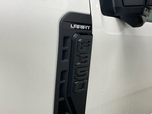 New 2026 Ford F350 Lariat w/ Black Appearance Package image 20