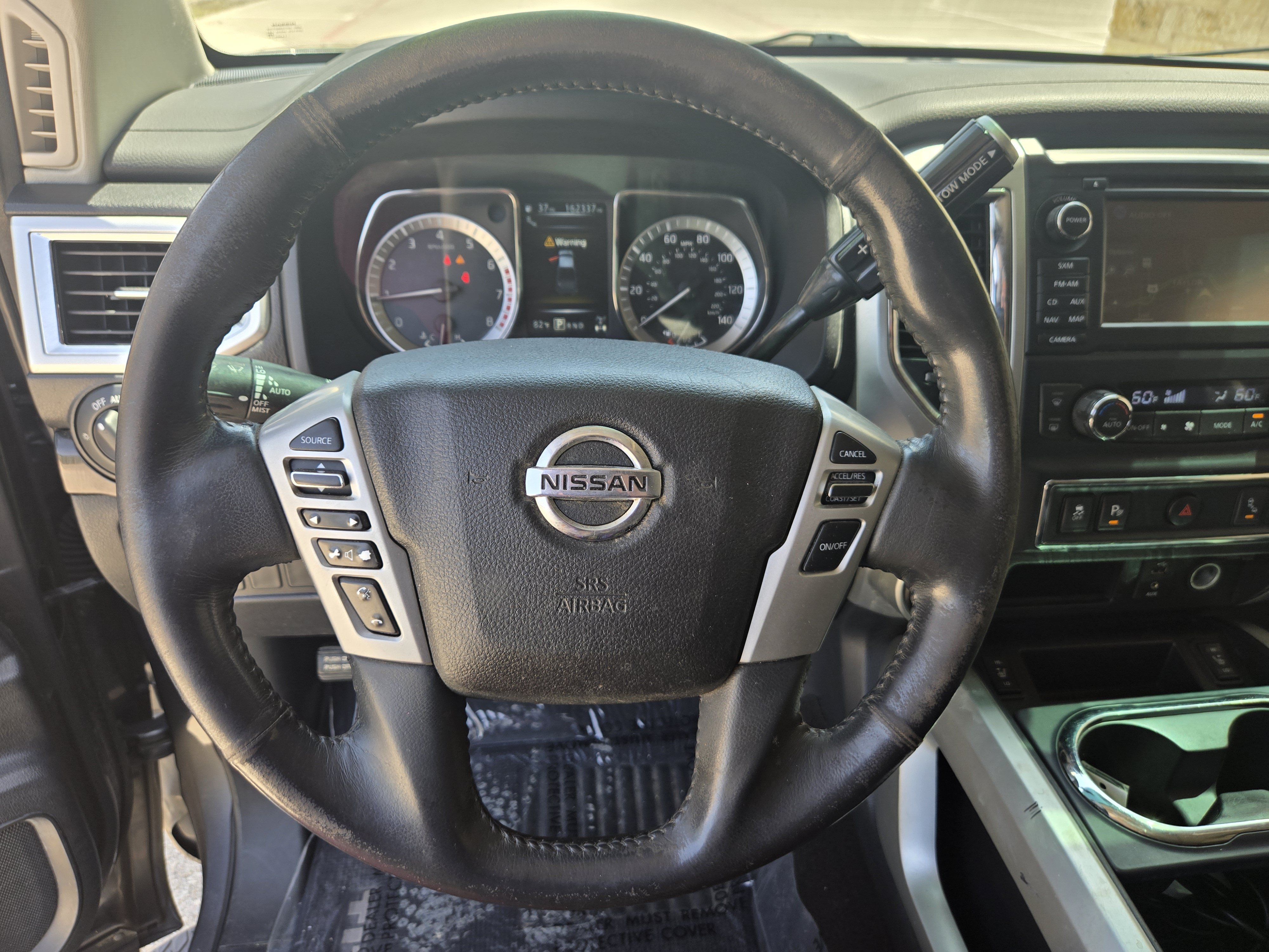 Used 2017 Nissan Titan SV AWD/4WD image 12