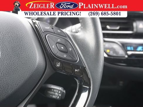 Used 2022 Toyota C-HR XLE image 20