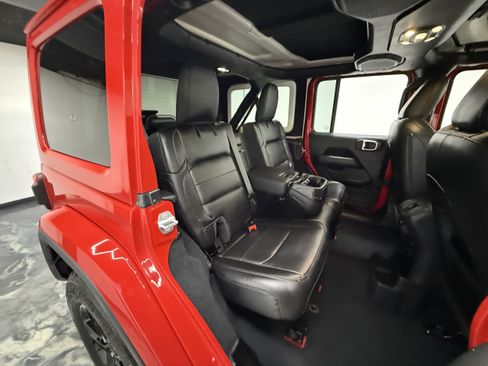 Used 2022 Jeep Wrangler Unlimited Sahara AWD/4WD image 23