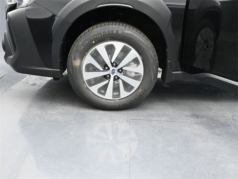 Used 2025 Subaru Outback Premium image 12