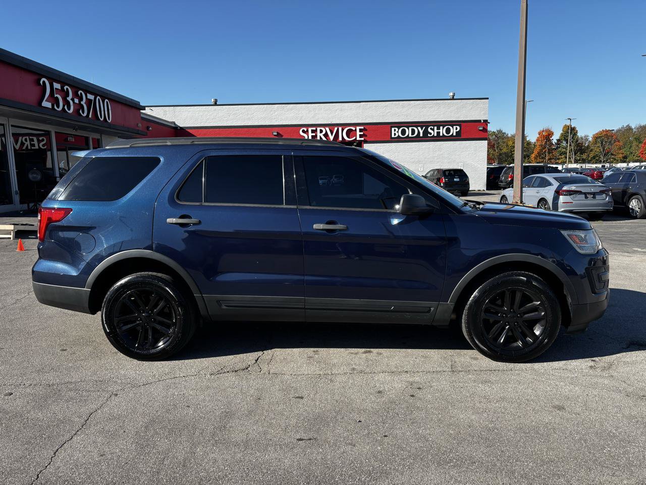 Used 2016 Ford Explorer 4WD image 2