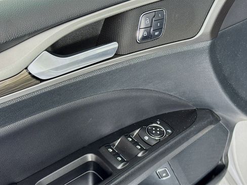 Used 2017 Ford Fusion Energi SE FWD image 17