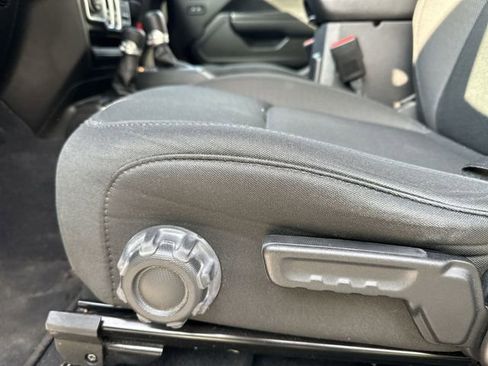 Used 2021 Jeep Wrangler Sport AWD/4WD image 16