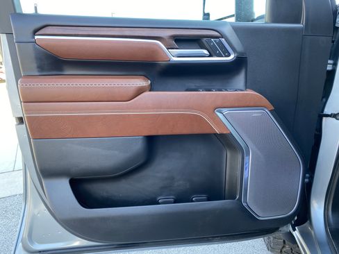 Used 2024 GMC Sierra 2500 Denali Ultimate image 16