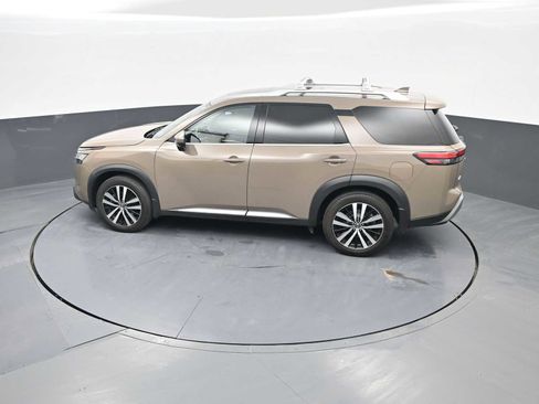 Used 2023 Nissan Pathfinder Platinum w/ Cargo Package AWD/4WD image 13