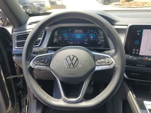 Used 2024 Volkswagen Atlas Cross Sport SE FWD image 25