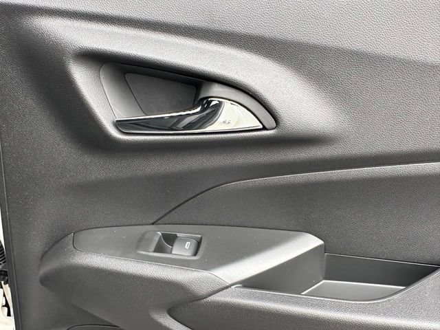 Used 2026 Chevrolet Trax RS FWD image 19