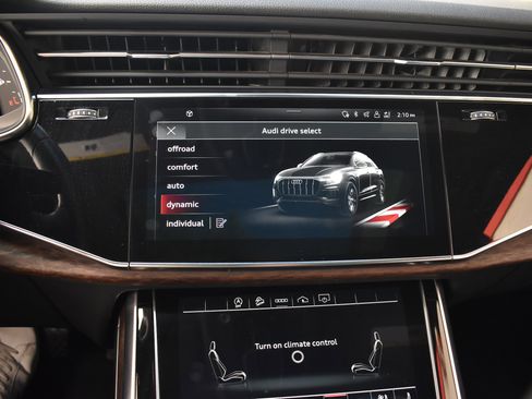 Used 2021 Audi Q8 Premium Plus w/ Premium Plus Package image 38