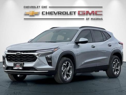 New 2026 Chevrolet Trax LT w/ Driver Confidence Package FWD image 7