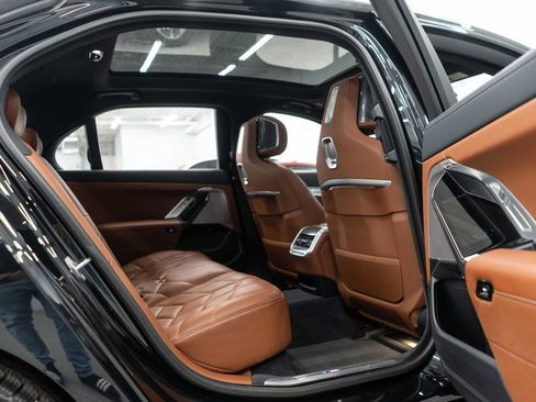 Used 2023 BMW 760i xDrive w/ Executive Package AWD/4WD image 13