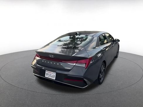 Used 2025 Hyundai Elantra Limited image 14