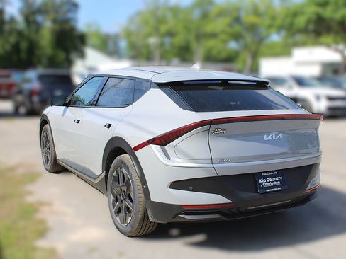 New 2026 Kia EV6 Light RWD image 10
