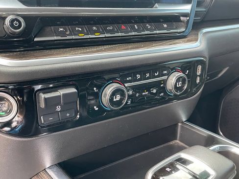Used 2022 Chevrolet Silverado 1500 RST AWD/4WD image 18