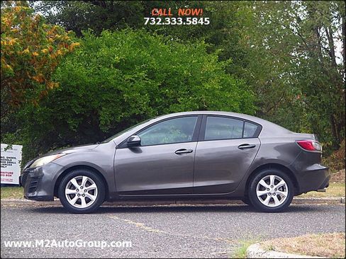 Used 2010 MAZDA MAZDA3 i Touring image 2