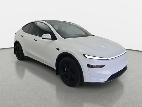 Used 2026 Tesla Model Y Long Range image 3