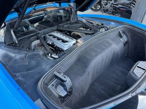 Used 2020 Chevrolet Corvette Stingray Coupe w/ 1LT image 37