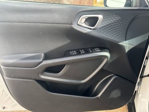 Used 2020 Kia Soul S image 6