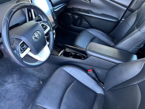 Used 2018 Toyota Prius Prime Premium image 10