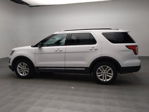 Used 2017 Ford Explorer XLT w/ Equipment Group 201A image 3