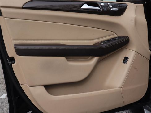 Used 2017 Mercedes-Benz GLE 350 image 4