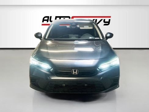 Used 2022 Honda Civic LX image 2