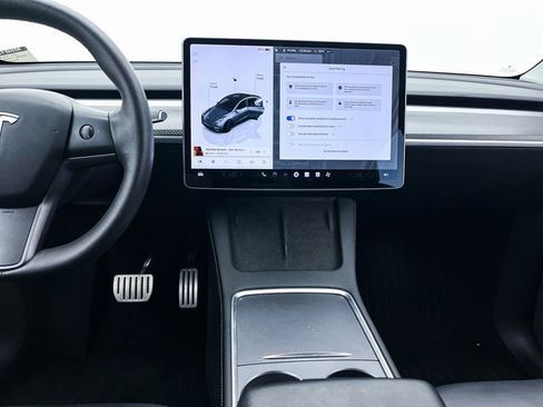 Used 2022 Tesla Model Y Performance image 9