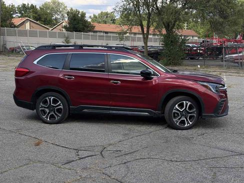 Used 2024 Subaru Ascent Touring AWD/4WD image 3