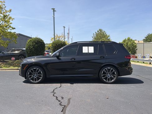 Used 2025 BMW X7 xDrive40i w/ M Sport Package AWD/4WD image 16