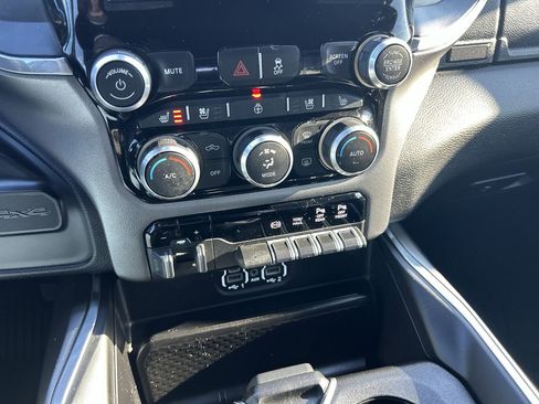 Used 2021 RAM 2500 Laramie w/ Night Edition image 29