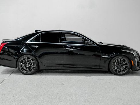 Used 2018 Cadillac CTS V w/ Luxury Package image 5