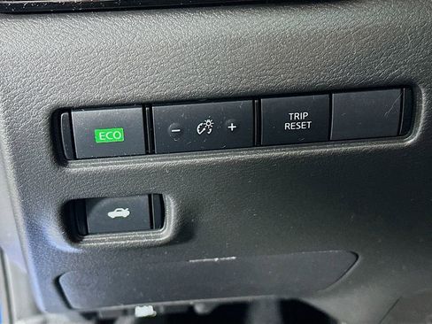 Used 2022 Nissan Sentra SV image 14