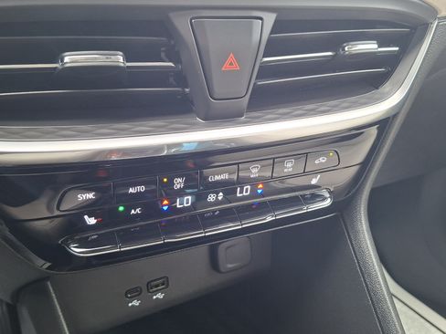 Used 2024 Buick Encore GX Avenir w/ Avenir Technology Package FWD image 15