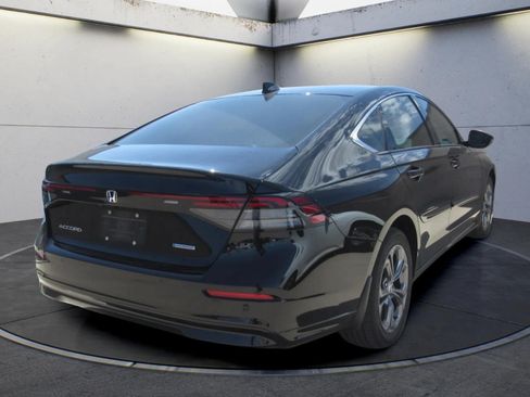 Used 2024 Honda Accord EX-L image 3