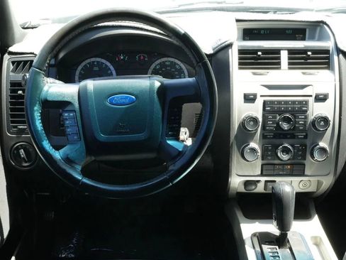 Used 2010 Ford Escape XLT image 4