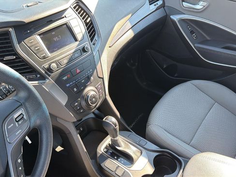 Used 2017 Hyundai Santa Fe Sport FWD image 16