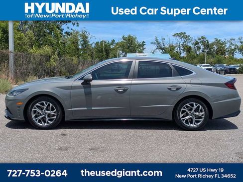 Used 2023 Hyundai Sonata SEL FWD image 2